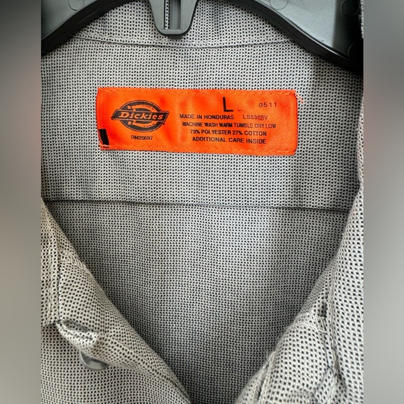 DICKIES MENS WORK SHIRT. GREAT USED CONDITION. SHORT SLEEVE. TRADITIONAL FIT - Picture 6 of 11